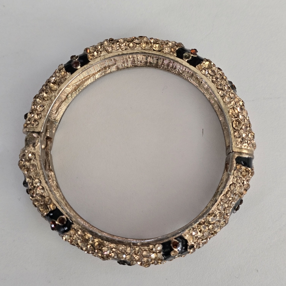 Vintage Rhinestone & Enamel Hinged Bangle Bracelet Gold Tone - Picture 3 of 9